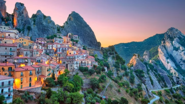 Castelmezzano (Basilicata): Cosa vedere, dove mangiare e dove dormire sulle Dolomiti Lucane