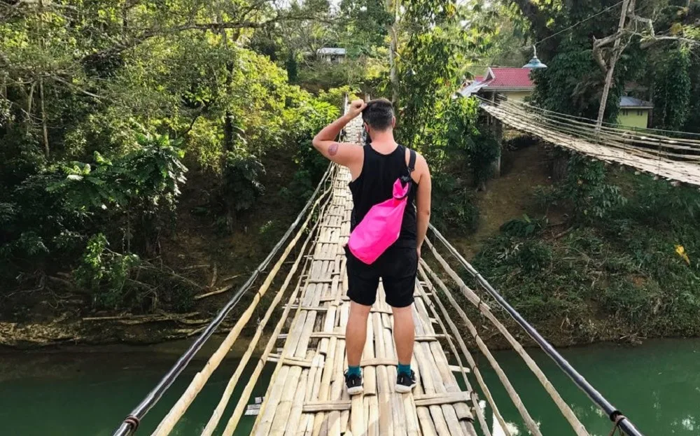 Filippine_ Ponte sospeso di Bohol