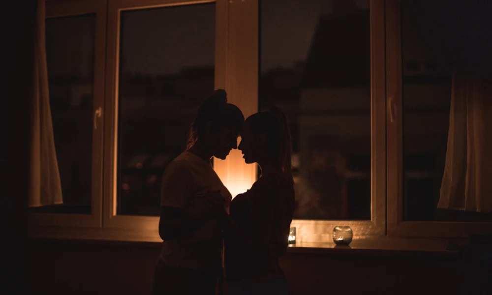 Questa immagine ha l'attributo alt vuoto; il nome del file &egrave; Hotel-romantici-in-Valle-dAosta.png