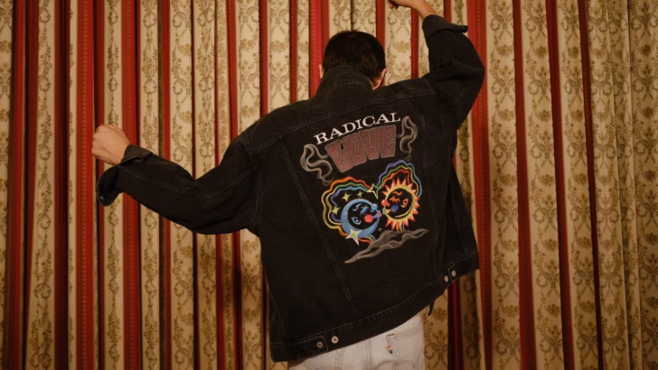 Levi&rsquo;s Pride 2023: La nuova collezione per celebrare la forza, la storia e la creativit&agrave; della comunit&agrave; LGBTQIA+