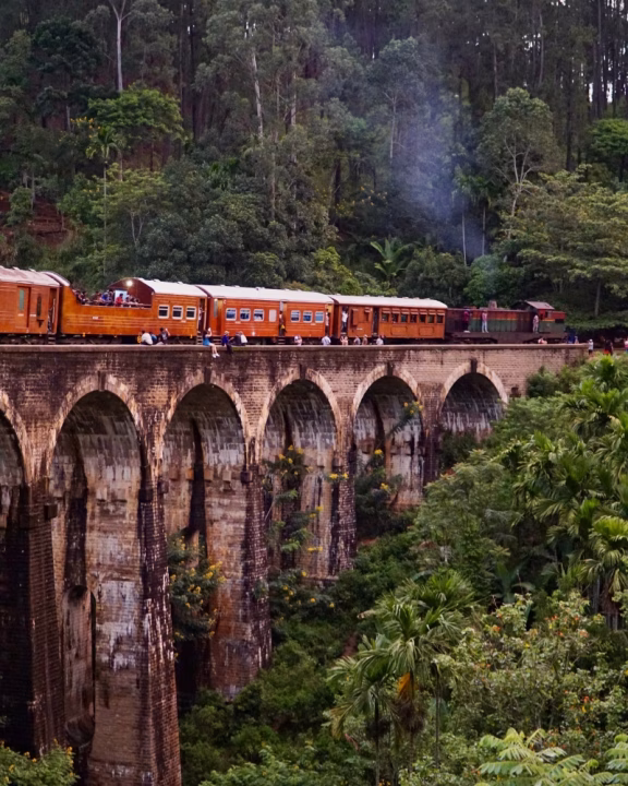 Il ponte dei 9 archi di Ella, in Sri Lanka, quando passa il treno
