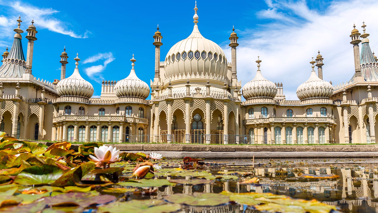 Royal Pavilion di Brighton in primavera, una delle destinazioni pi&ugrave; gay-friendly del Regno Unito per un weekend LGBTQ+